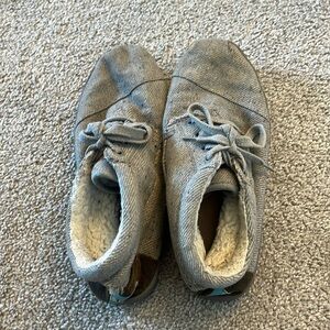 Tom’s Shearling Lined Shoes